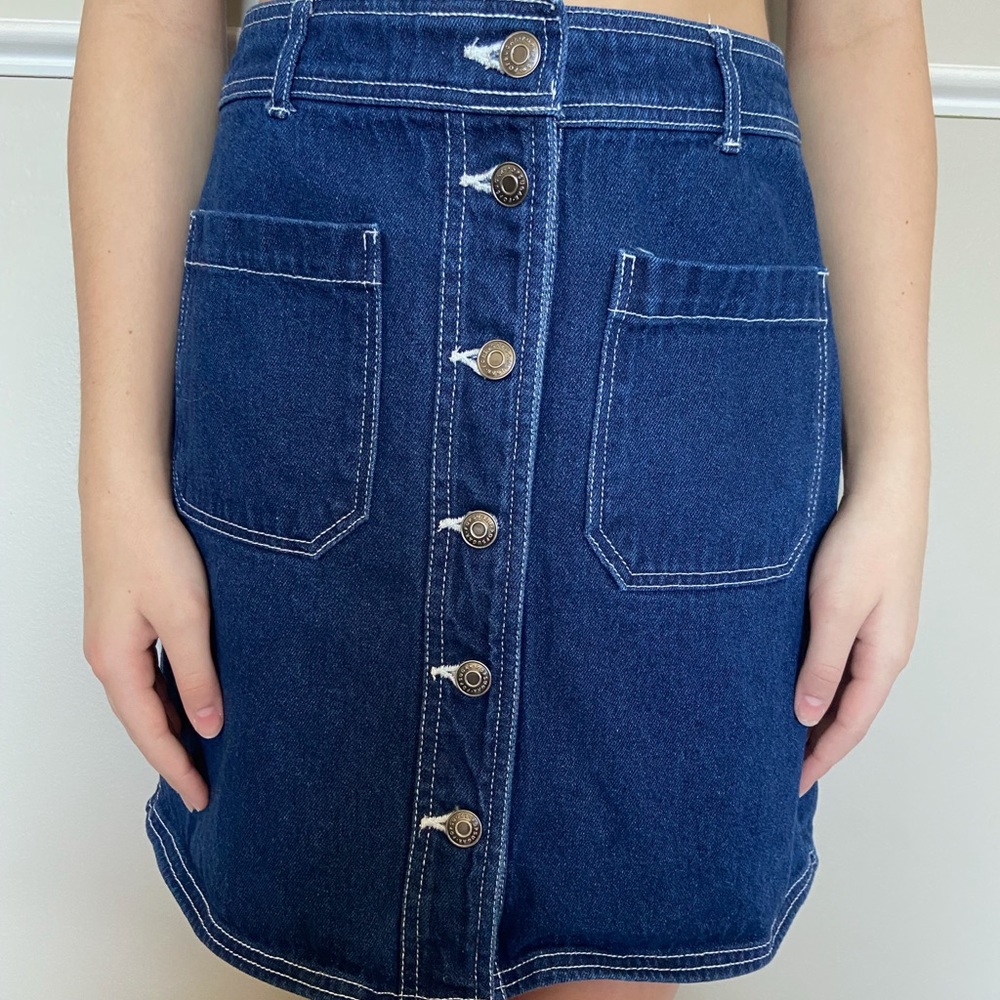 High-waisted jean skirt